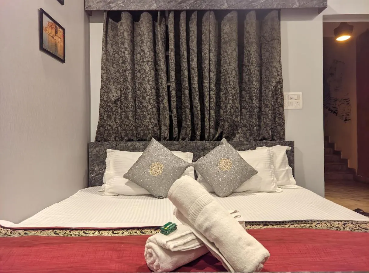 فاراناسي Sai Kripa Guest House 0*,  الهند