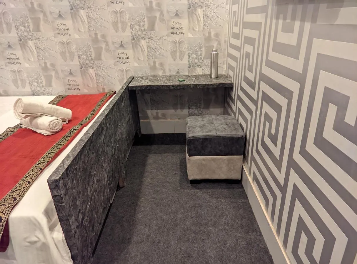 فاراناسي Sai Kripa Guest House 0*,