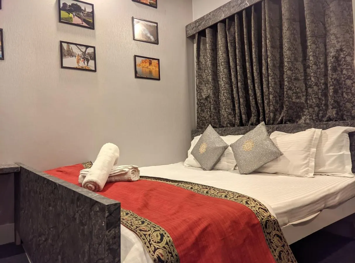 فاراناسي Sai Kripa Guest House 0*,